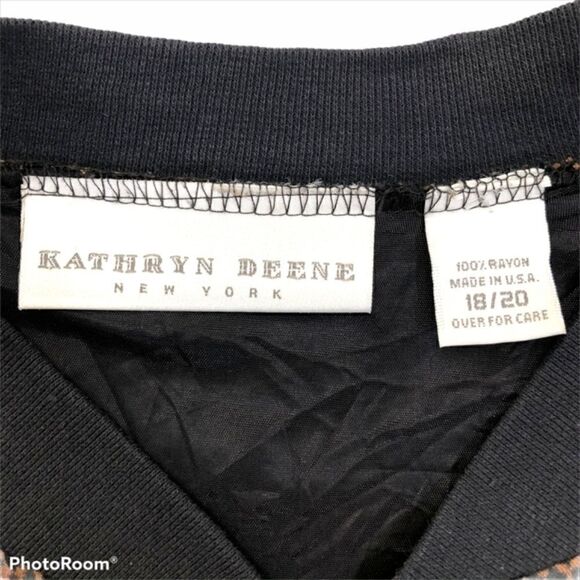 Kathryn Deene Animal Print Jacket. Size 18/20. - Picture 3 of 5